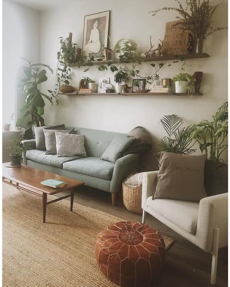 Above Couch Decor, White Walls Living Room, Wall Shelves Living Room, Floating Shelves Living Room, Long Living Room, Shelf Decor Living Room, Shelves Ideas, Home Decor Ideas Bedroom, Living Room Plants