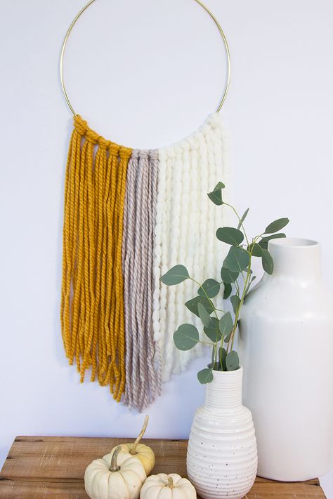 Breathwork Studio, Macrame Circle, Diy Macrame Wall Hanging, Wool Wall Hanging, Diy Gallery Wall, Yarn Wall Art, Diy Wand, Yarn Wall, Diy Clock Wall