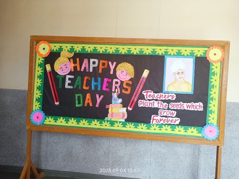 Creative and motivational Decorating Ideas For School, Soft Board, School Board Decoration, Board Decoration, Teachers Day, School Board, Decorating Ideas, Quick Saves