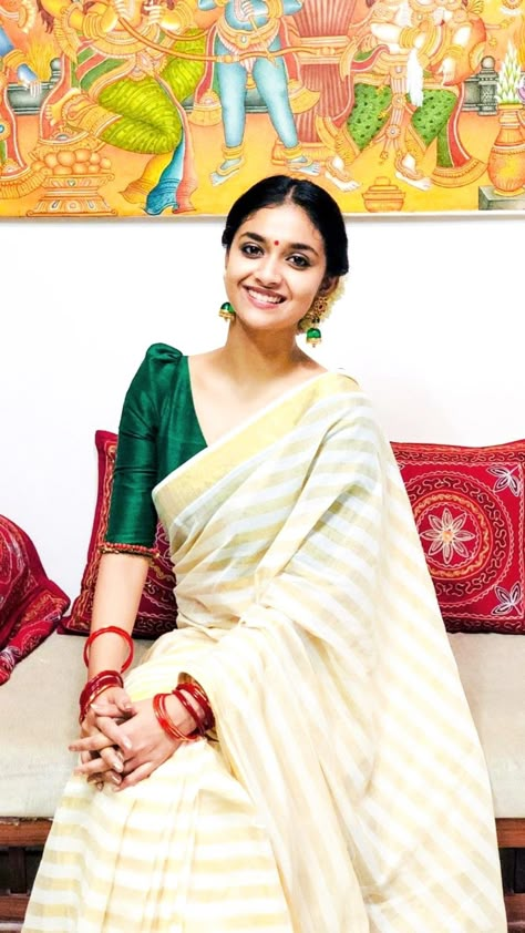 Onam Dress, Kerala Saree Blouse, Kerala Saree Blouse Designs, Blouse Designs High Neck, Simple Saree Designs, Keerthy Suresh, New Saree Blouse Designs, Kerala Saree, Traditional Blouse Designs