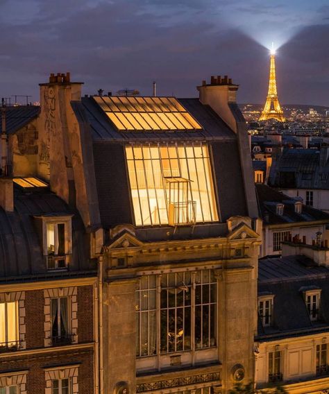 Paris Locations, Night In Paris, Paris Dream, Architecture Magazine, Parisian Life, Living In Paris, Beige Aesthetic, The Eiffel Tower, City Aesthetic