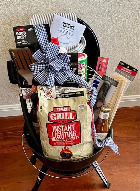 Grillin And Chillin Gift Basket, Grilling Themed Gift Baskets, Cooler Wedding Gift Basket, Cooler Auction Basket, Bucket Raffle Basket Ideas, Golf Donation Basket, Grill Auction Basket Ideas, Barbecue Basket Ideas, Bbq Grill Gift Basket Ideas