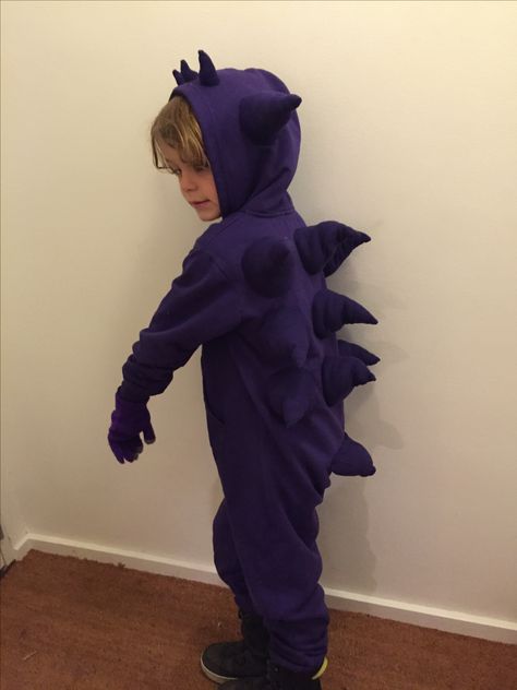 Gengar Pokemon costume Diy Gengar Costume, Gengar Pokemon Costume, Gengar Costume, Pokemon Baby Clothes, Squirtle Costume, Gastly Pokemon, Austin Activities, Lego Chima, Pokemon Costumes