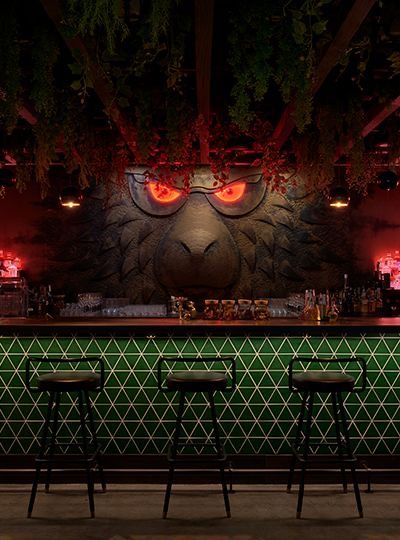 Gastropub Interior Design, Bar Walls Ideas, Bar Wall Design Restaurant, To Go Restaurant Design, Bar Themes Ideas, Bar Design Restaurant Creative, Funky Bar Design, Cool Bars Designs, Bar Design Restaurant Lounge