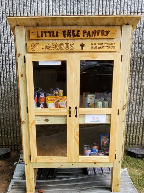 Diy Blessing Box Plans, Blessing Boxes, Food Pantry Donations, Little Free Pantry, Donation Boxes, Free Pantry, Pantry Boxes, Metal Tub, Double Glass Doors