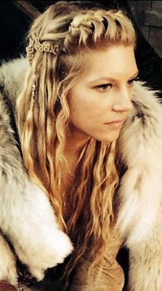 Braided Hairstyles for brides and wedding guests Lagertha Hair, Viking Braids, Katheryn Winnick, Viking Women, Viking Hair, Gambar Figur, Halloween Hair, Grunge Hair, Burning Man