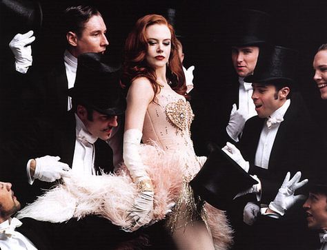 Feathers and crystals Nicole Kidman Moulin Rouge, Satine Moulin Rouge, Film Moulin Rouge, Moulin Rouge Movie, Annie Leibovitz Photography, Showgirl Costume, Sasha Pivovarova, Baz Luhrmann, Septième Art