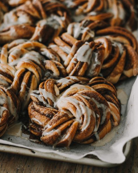 1 Cinnamon Twists, Cinnamon Coffee, Breakfast Pastries, Deilig Mat, Breakfast Bake, Cinnamon Buns, Bread Recipes Homemade, Vancouver Bc, Cinnamon Rolls