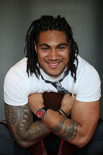 All Blacks centre Ma'a Nonu.     Ruggers....love rugby players....I think it may be the thighs!! Rugby Tattoo, Jonah Lomu, Ta Moko Tattoo, Samoan Men, Samoan Tattoos, Nz All Blacks, Polynesian Men, All Black Tattoos, All Blacks Rugby