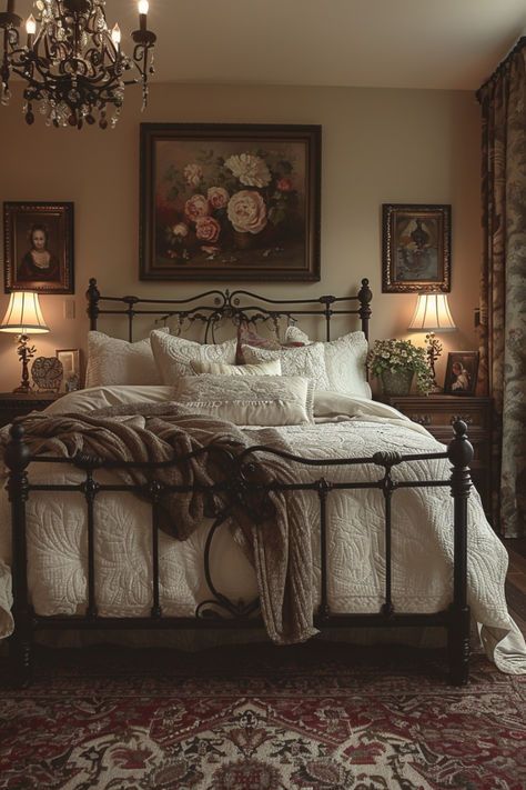 Moody Cozy Master Bed, Bedroom Decor Iron Bed, Modern Southern Bedroom, Wall In Front Of Bed Decor, Italian Style Room, Antique Dresser Decor Ideas, Vintage Metal Bed Frame Ideas, Bedroom Designs For Couples Romantic, Parisian Farmhouse Bedroom