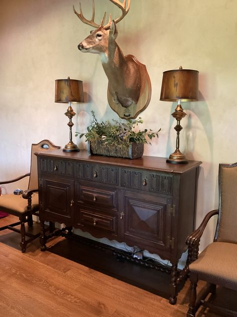 Deer On Wall Living Room, Duck Mount Decor, Deer Mount Ideas Decor Living Rooms, Duck Mounts In Living Room, Deer Mount Decor Family Rooms, Deer Mounts In Living Room, Vintage Hunting Decor, Decorating With Deer Mounts, Hunting Decor Living Room