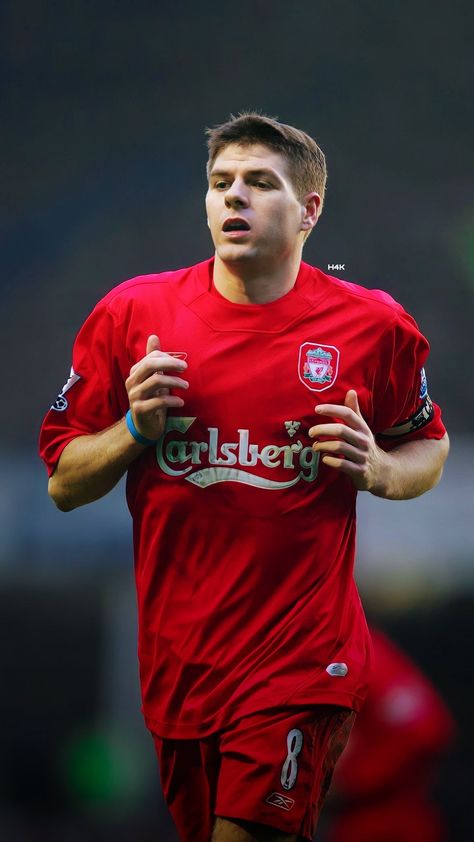 Gerrard Liverpool, Liverpool Legends, Liverpool Soccer, Captain Fantastic, Army Pics, Fc Liverpool, Steven Gerrard, Liverpool Football Club, Soccer Pictures