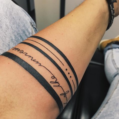 29+ Significant Armband Tattoos – Meanings and Designs (2019) tattoos,tattoos for women,tattoos for guys,tattoos for women small,tattoos for women half sleeve,tattoos ideas,tattoos ideas unique, #tattoos #ink #bodyart #tattooideen #tattoovorlagen Tattoo Bein Frau, Armband Tattoo Meaning, Tato Nama, Tattoo Band, Tato Dengan Makna, Tato Henna, Armband Tattoos, Band Tattoo Designs, Armband Tattoo Design