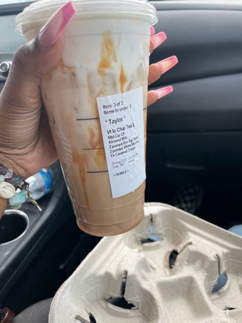 Chai Tea Starbucks, Iced Chai Latte Starbucks, Starbucks Chai Tea Latte Recipe, Caramel Cold Foam, Vanilla Chai Latte, Chai Tea Latte Starbucks, Chai Tea Latte Recipe, Iced Chai Tea Latte, Iced Chai Tea