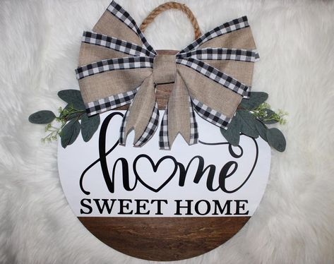 Wall Entryway, Home Sweet Home Sign, Wood Hanger, Welcome Door Signs, Door Signs Diy, Wooden Welcome Signs, Wood Front Doors, Round Wood Sign, Front Door Signs