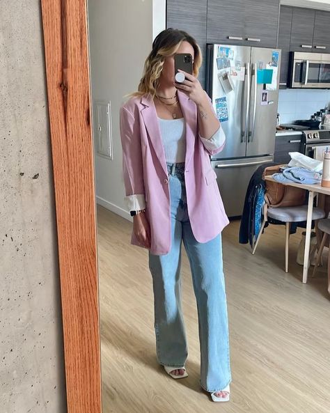 cute outfit to wear to work, office outfit ideas, work outfit inspo, blazer outfit ideas Fitted Blazer Outfit, Blazer Work Outfit, Workwear Staples, Summer Blazer Outfits, Summer Blazer, Cute Blazers, Girl Vibe, Cute Work Outfits, Office Casual Outfit