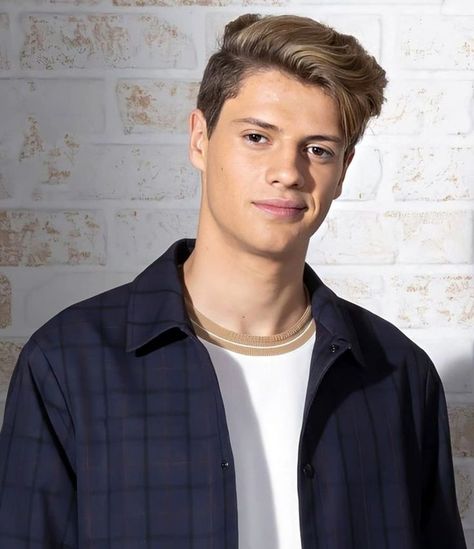 Jason Norman, Teen Haircuts, Henry Danger Nickelodeon, Dark Fantasy Book, Norman Love, Henry Danger Jace Norman, Jace Norman, Henry Danger, Dylan Thomas