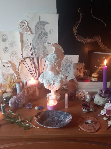 God Altar Ideas, Greek Altar Ideas, Altar For Athena, Selene Altar Ideas, Greek Witch Aesthetic, Altar To Athena, Hellenic Altar Ideas, Athena Alter Ideas, Hestia Altar Ideas