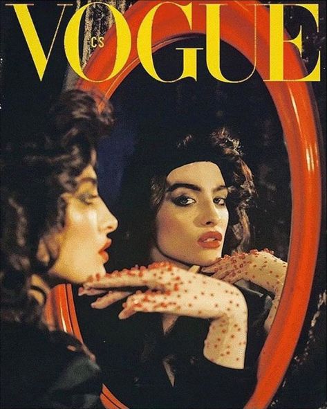 Vogue Aesthetic Wallpaper, Vogue Aesthetic, Magazine Cover Ideas, Vintage Vogue Covers, Magazine Wall, Vogue Magazine Covers, Twitter Header Photos, Fashion Magazine Cover, Fashion Cover