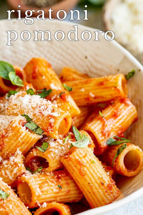 Vegetarian Rigatoni Recipes, Rigatoni Pomodoro, Capellini Pomodoro Recipe, Italian Rigatoni, Pasta Pomodoro Recipe, Rigatoni Pasta Recipes, Pomodoro Recipe, College Meal, Easy Pasta Dinner Recipes