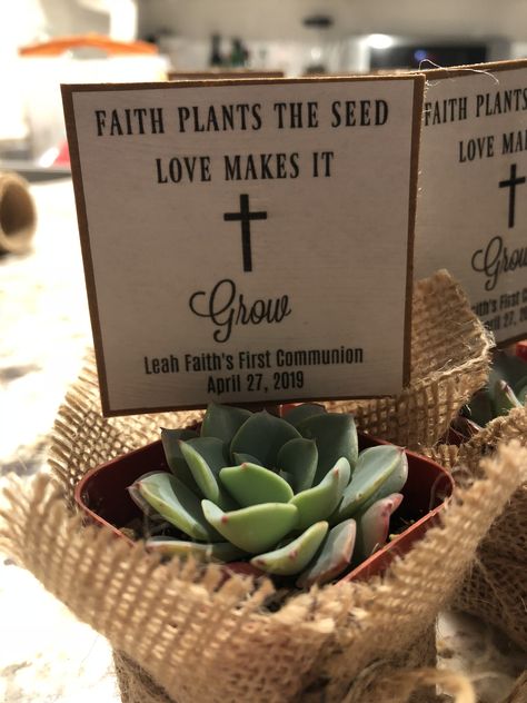 Boho Confirmation Party, 1st Comunion Ideas, Diy Communion Centerpieces, Confirmation Decoration Ideas, Confirmation Bomboniere Ideas, Communion Brunch Ideas, First Communion Celebration Ideas, Mexican First Communion Party, Diy First Communion Decorations