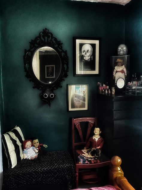 Gothic House Color Palette, Goth Wall Painting, Gothic Room Colors, Goth Bedroom Paint Ideas, Gothic Room Painting Ideas, Goth Bedroom Color Schemes, Gothic Living Room Paint Colors, Gothic Wall Paint Colors, Goth Accent Wall