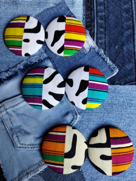 Beautiful OVERSIZED cover button stud fabric earrings Ankara print great quality easy to wear and comfortable! Oversized Stud Earrings, Yarn Earrings, Fimo Earrings, Fabric Button Earrings, Fiber Art Jewelry, Jewelry Artist, Chunky Earrings, Fabric Earrings, Ankara Print