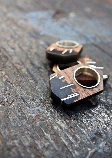 Cityscape rings | por TheresaBurger Cityscape Rings, Wood Jewelery, Contemporary Jewelry Design, Contemporary Ring, Jewelry Images, Wooden Rings, Contemporary Jewellery, Bijoux Diy, Contemporary Jewelry