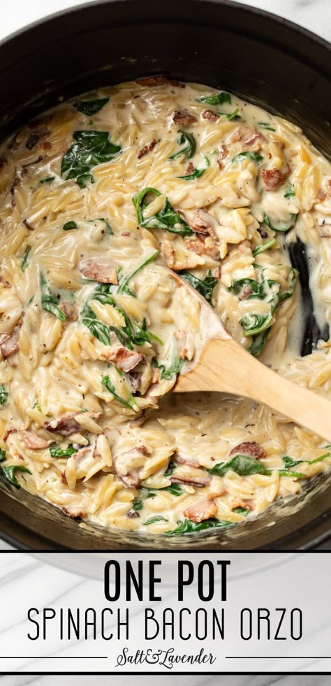 So creamy, so tasty, and so totally easy, this one pot orzo recipe with bacon and spinach is like a risotto but way easier! This is a dish that will always impress. Bacon Orzo, Creamy Orzo Recipes, Healthy Bacon Recipes, One Pot Orzo, Chicken Wing Recipes Fried, Recipe With Bacon, Orzo Recipe, Bacon Dishes, Cooking Spinach