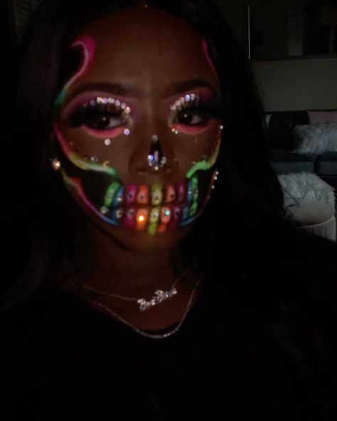 Jasmine Renee’ 💕 on Instagram: “Halloween Neon Skull 💀 💚💜💙🖤✨ I used @myomakeup pigments for this look and @swavorski_crystals rhinestones 💚💜💕✨” Rhinestone Halloween Makeup, Neon Skull Makeup, Neon Skull, Rhinestone Halloween, Rhinestone Skull, Skull Makeup, Skull Halloween, Halloween Looks, Makeup Artists