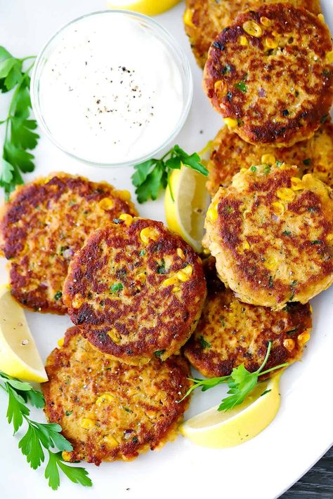 These delicious salmon patties (or cakes, or croquettes) are an economical, easy, and delicious 20-minute recipe packed with healthy ingredients! #salmonrecipes #meatlessmonday Fresh Salmon Patties, Paleo Salmon Cakes, Salmon Fish Cakes, Paleo Running Momma, Canned Salmon Recipes, Chef Billy Parisi, Billy Parisi, Salmon Croquettes, Salmon Patties Recipe