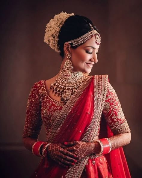 Bride Photoshoot ideas | Bridal Portraits | Choker Necklace Designs That’ll Complement Bridal Looks Indian Bridal Shoot Ideas Indoor, विवाह की दुल्हन, Indian Bride Poses, Indian Bride Photography Poses, Bride Photos Poses, Indian Wedding Poses, Pengantin India, Indian Wedding Bride, Indian Bridal Photos