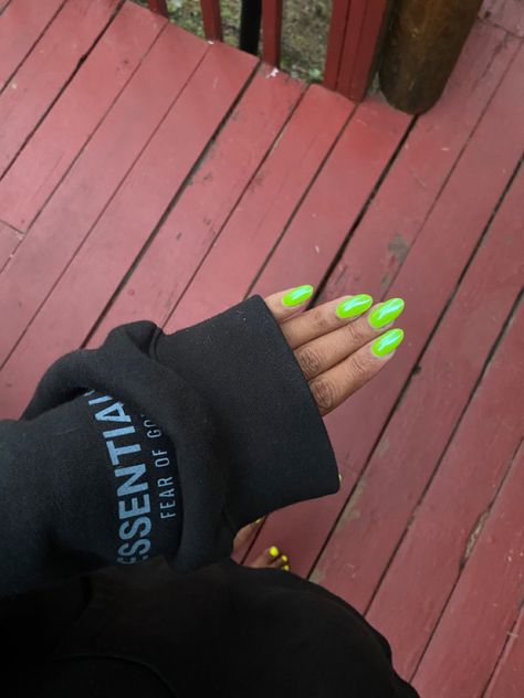 Chrome Neon Green Nails, Lime Chrome Nails, Neon Green Chrome Nails, Lime Green Chrome Nails, Neon Lime Nails, Lime Green Nails Design, Green Chrome Nails Designs, Chrome Green Nails, Neon Chrome Nails