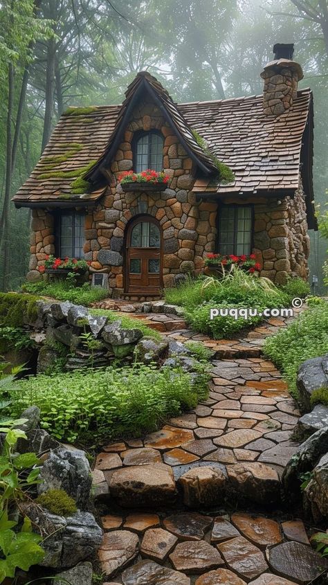 English Garden Style, Storybook House, Log Cabin Rustic, Storybook Homes, Cottage Retreat, Stone Cottages, Fairy House Diy, Beach House Plans, Cute Cottage