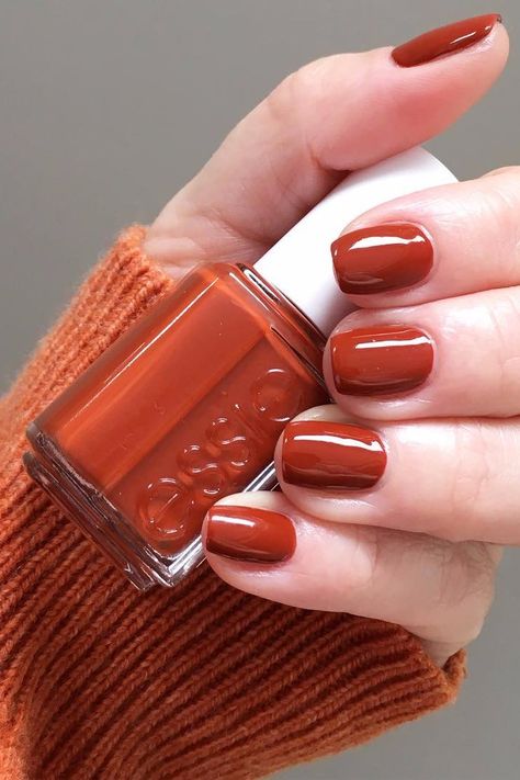 23 Chic Autumn Nail Colours You'll Want to Buy ASAP Fall Nail Polish, Nail Polish Colors Fall, Easy Nails, Best Nail Polish, Winter Nail Designs, Nails Fall, Essie Nail, Fall Nail Colors, Rocker Chic