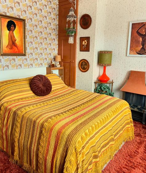 Instagram 70s Bedroom, 70s Interior Design, 70s Interior, Retro Color Palette, 70s Home, New Flooring, Eclectic Furniture, Eclectic Bedroom, Bedroom Decor Design