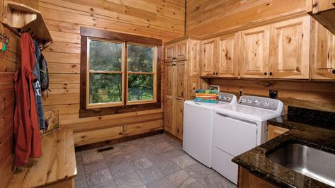 Log Home Mud Room, Log Home Laundry Room, Log Cabin Laundry Room Ideas, Log Cabin Laundry Room, Cabin Laundry Room, Best Washer Dryer, Woods Cabin, New Washer And Dryer, Home Laundry