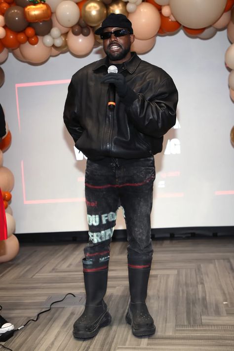 Kanye West Balenciaga, Designer Crocs, Balenciaga Crocs, Virgil Abloh Louis Vuitton, Balenciaga Outfit, Kanye West Outfits, Crocs Boots, Kim And Kanye, Divorce Lawyers