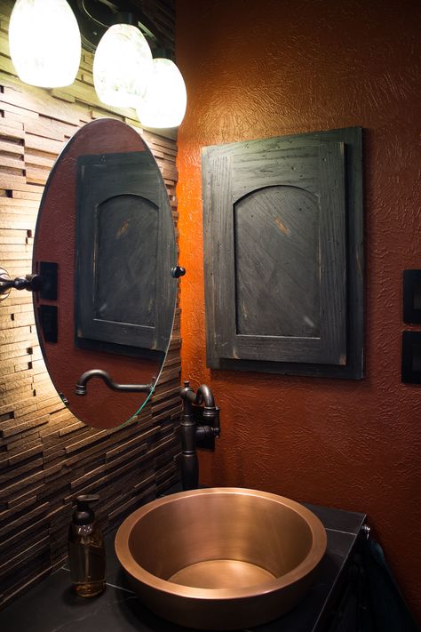 Dark Orange Bathroom Ideas, Copper And Wood Bathroom, Burnt Orange And Black Bathroom, Black And Orange Bathroom, Dark Orange Bathroom, Black And Copper Bathroom, Burnt Orange Bathroom Ideas, Burnt Orange Bathrooms, Speakeasy Bathroom