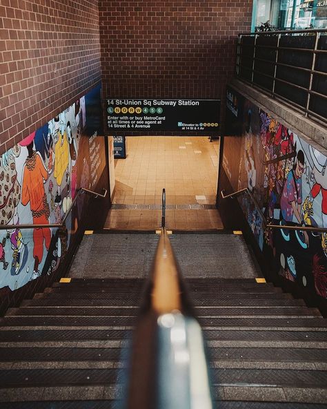 Nyc Subway Aesthetic, Nyc Subway Map, Ny Subway, Long Island Railroad, Subway Map, New York Subway, Subway Station, Subway Train, Nyc Aesthetic