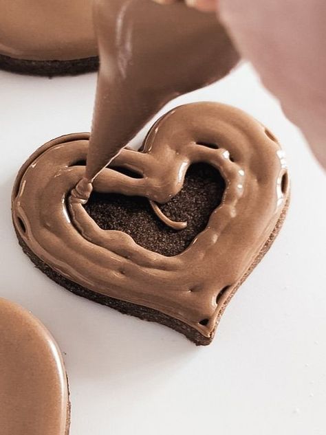 Chocolate Royal Icing — Honey Blonde Chocolate Royal Icing For Cookies, Flood Cookie Icing, How To Make Brown Royal Icing, How To Flood Cookies With Royal Icing, Flavored Royal Icing Recipe, Chocolate Royal Icing Recipe, Piping Tricks, Flavored Royal Icing, Rollout Cookies