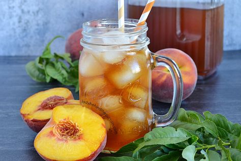 Sugar Free Peach Sweet Tea Peach Iced Tea Recipe, Peach Sweet Tea, Peach Iced Tea, Iced Tea Recipe, Sugar Free Drinks, Peach Syrup, Simple Syrup Recipes, Peach Ice Tea, Iced Tea Recipes