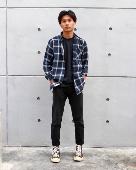 Gray Flannel Outfit Men, Gray Flannel Outfit, Flannel Outfits Boys, Black And White Flannel Outfit, Men Flannel Outfits, White Flannel Outfit, Aesthetic Flannel Outfits, Flannel Outfits Men, How To Wear Flannels