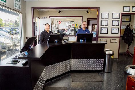 Mechanic Shop Waiting Room Ideas, Mechanic Office Ideas, Automotive Office Ideas, Auto Body Shop Office Ideas, Mechanic Shop Office Ideas, Shop Office Ideas, Mechanic Office, Car Shop Ideas, Mechanics Office