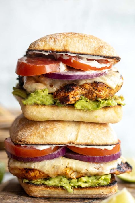 Cajun Chicken Sandwich Recipes, Grilled Cajun Chicken Sandwich, Chicken Avocado Sandwich Recipes, Grilled Chicken Avocado Sandwich, Chicken And Avocado Sandwich, Cajun Chicken Burger Recipe, Chicken Burger Toppings, Cajun Chicken Wrap, Cajun Sandwiches