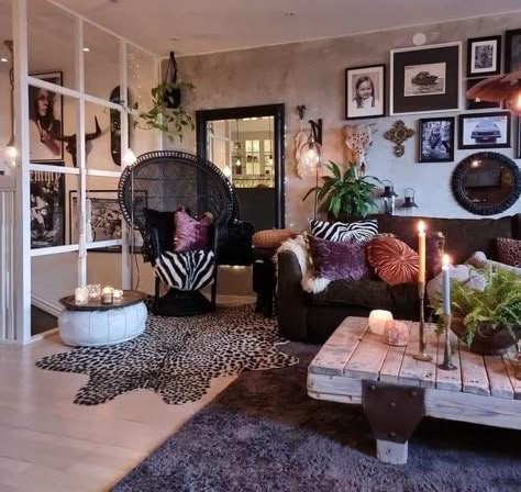 Casa Rock, Rock Room, Dream Apartment Decor, Future Apartment Decor, Dark Home Decor, Apartment Decor Inspiration, Future Apartment, Dream House Interior, Living Room Decor Apartment