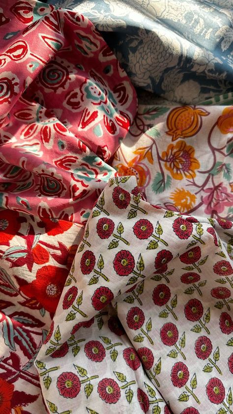 Indian Cotton Fabric, Block Print Accessories, Sanganeri Print Kurti, Hand Block Printed Fabrics, Indian Prints And Patterns, Indian Textile Prints, Jaipur Prints, Jaipur Fashion, Jaipur Block Print