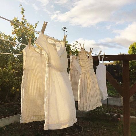 Anne Shirley, Washing Line, Cottagecore Aesthetic, + Core + Aesthetic, Amber Heard, Back To Nature, White Dresses, Cozy Cottage, Clothes Line