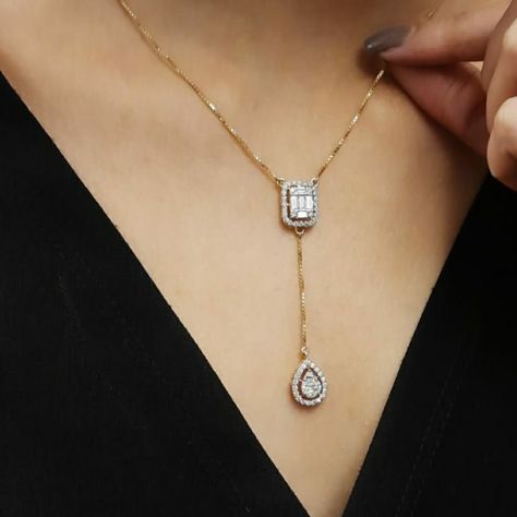 Decent Jewellery, Big Diamond Necklace, Pendent Set Gold, Indian Wedding Jewelry Sets, Mangalsutra Design, Neck Pieces Jewelry, Diamond Pendent, Diamond Pendants Designs, Pendant Sets