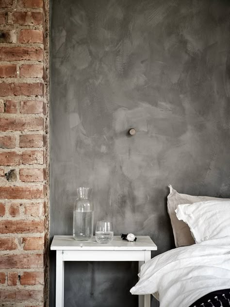 Exposed brick and grey limewash combined on a bedroom wall Brick Bedroom Ideas, Grey Limewash, Exposed Brick Bedroom, Limewash Wall, Grey Brick Wall, Brick Wall Bedroom, Brick Bedroom, Limewash Walls, Light Wood Bed